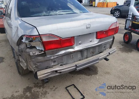 2000 Honda Accord 3.0 Ex z USA, uszkodzony, nr VIN 1HGCG1659YA020059